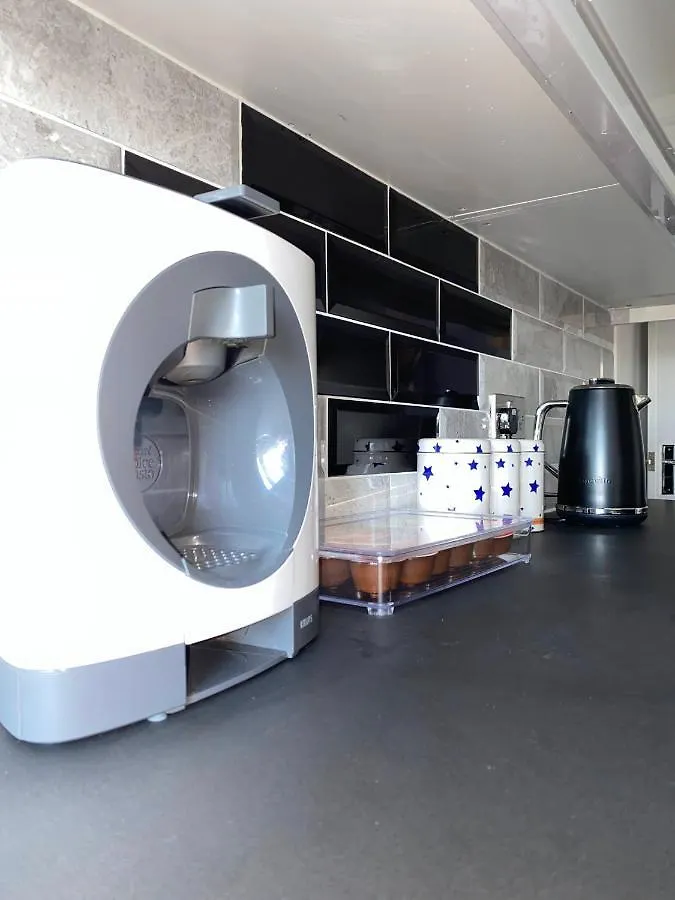 Bright, Spacious, Modern Interior Decor 2 Bedrooms Apartment With Amazing Views Londres