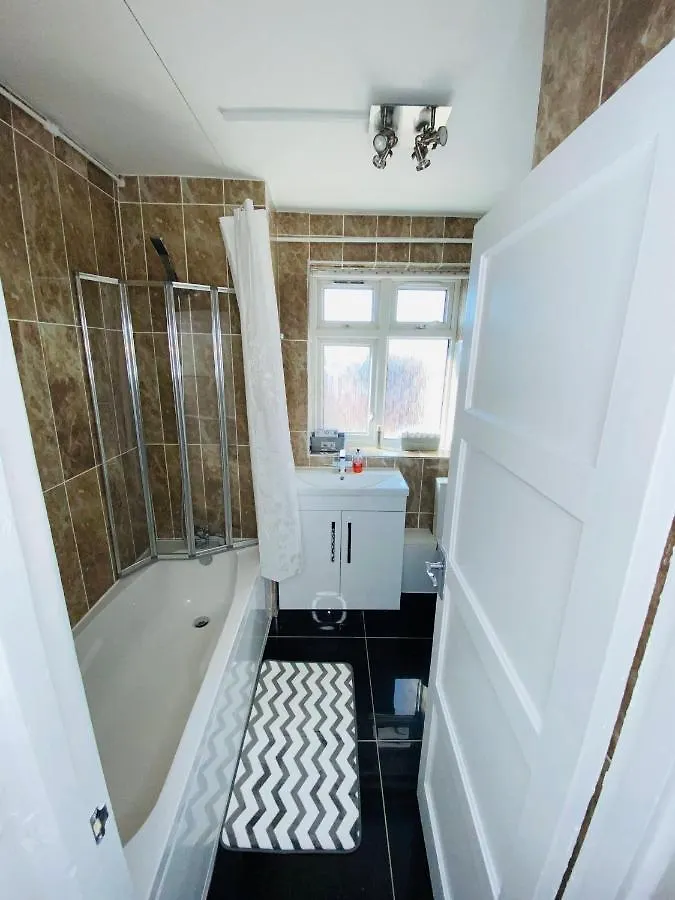 Bright, Spacious, Modern Interior Decor 2 Bedrooms Apartment With Amazing Views Londres